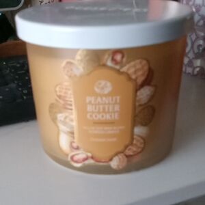 Peanut Butter Cookie Scented Candle - Gold Finish